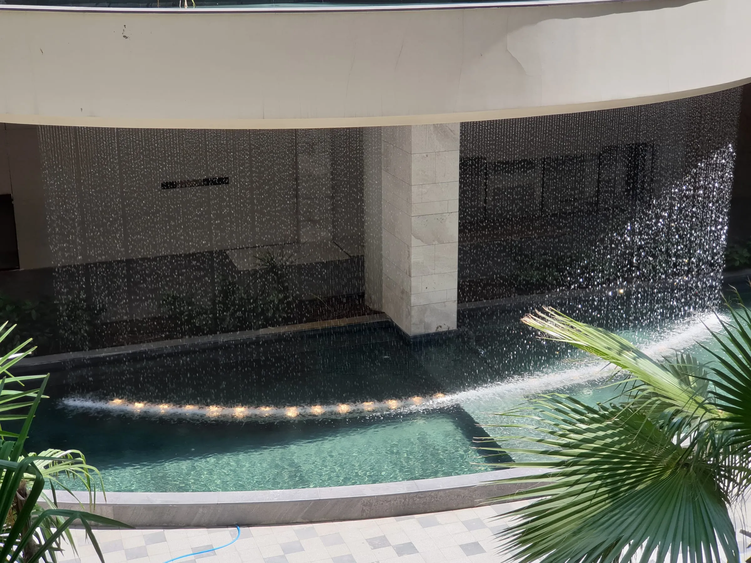 CLASSIC WATER CURTAIN