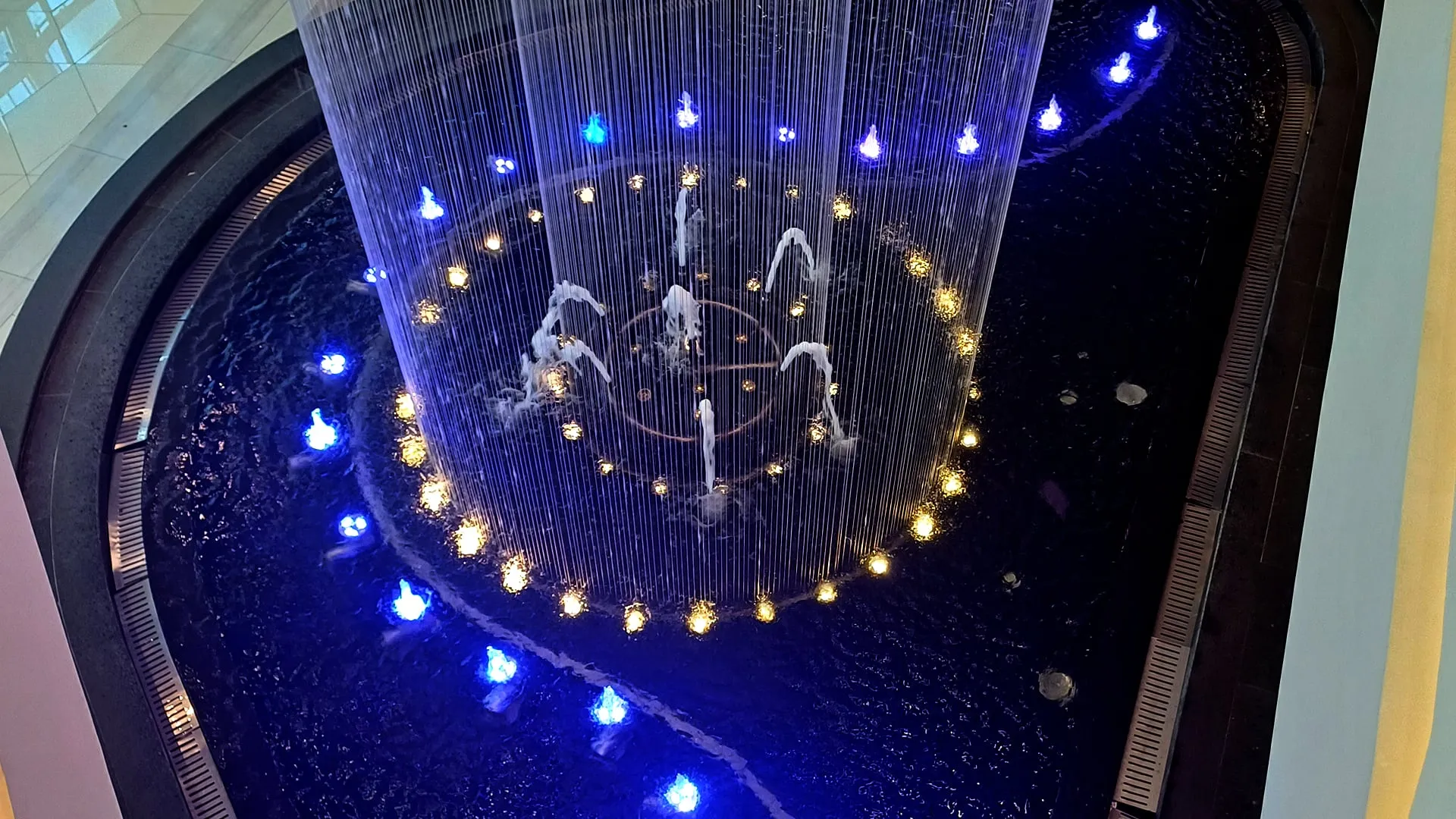 LACE WATER CURTAIN