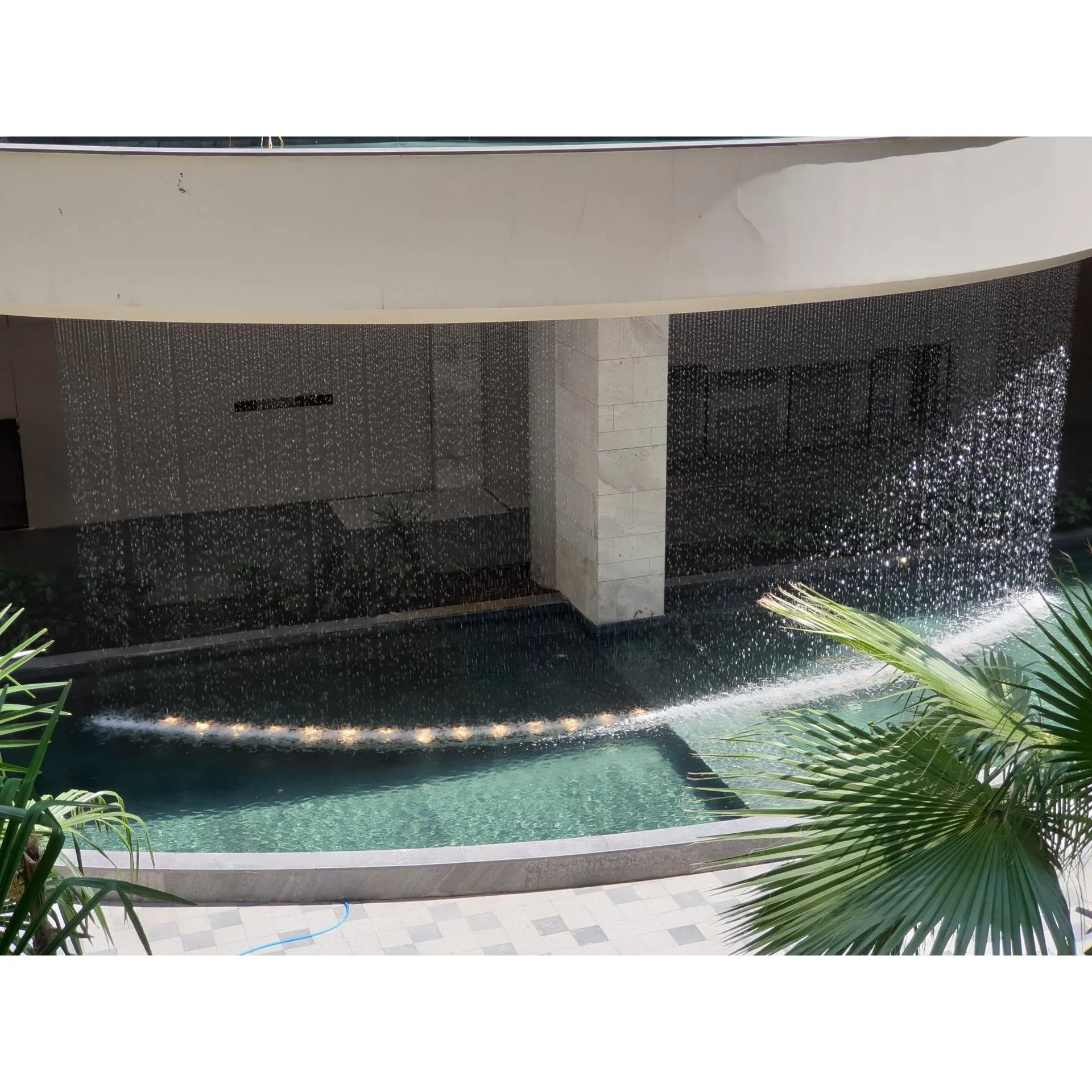 CLASSIC WATER CURTAIN