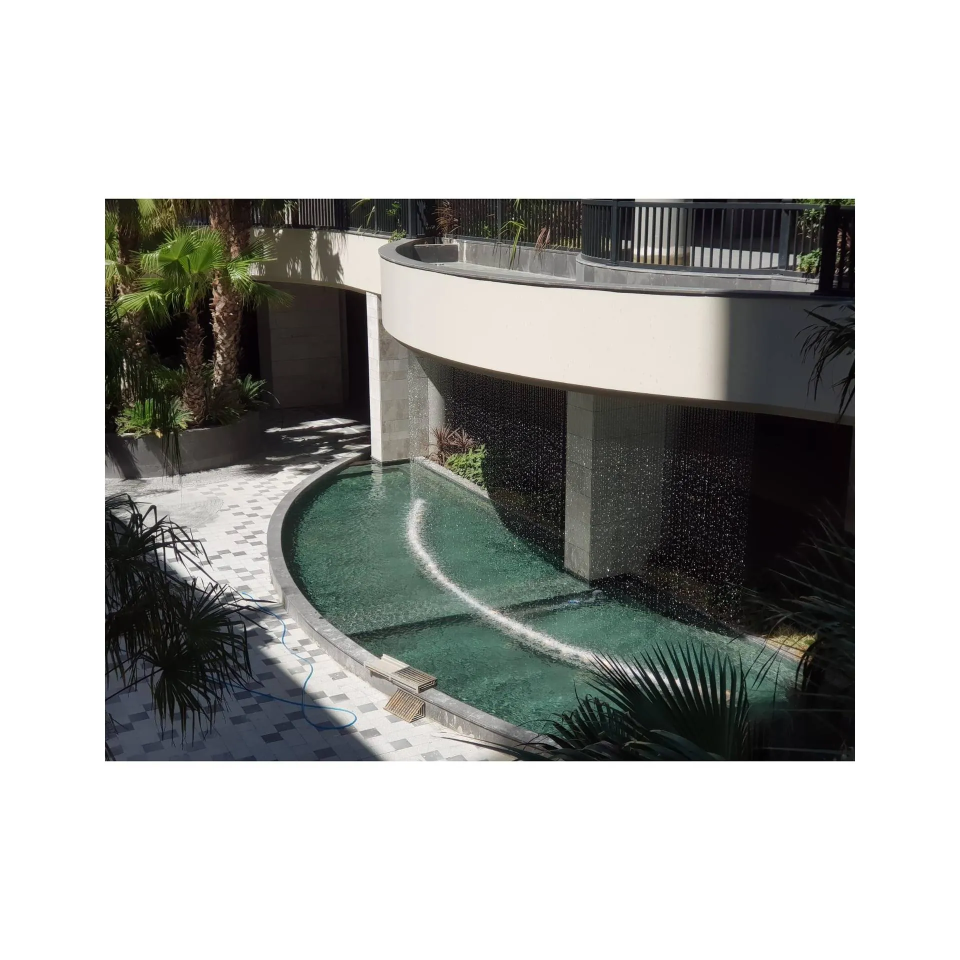 CLASSIC WATER CURTAIN