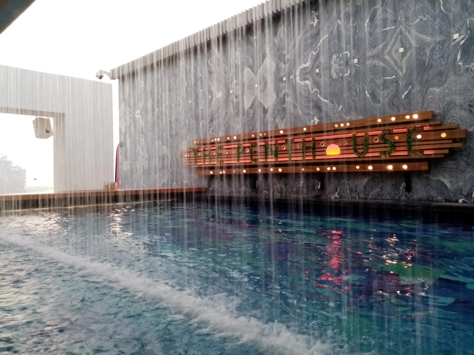 CLASSIC WATER CURTAIN